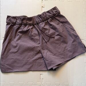 Lululemon cinchable waist high rise shorts Size M twilight rose
